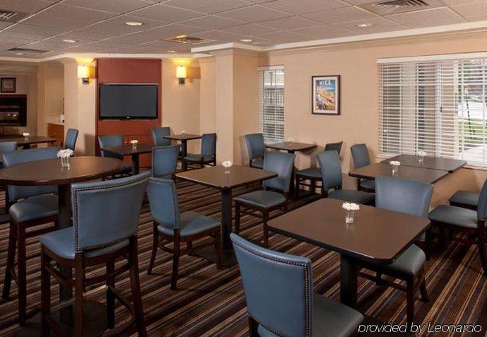 Residence Inn By Marriott Tysons Тайсонс Ресторан фото